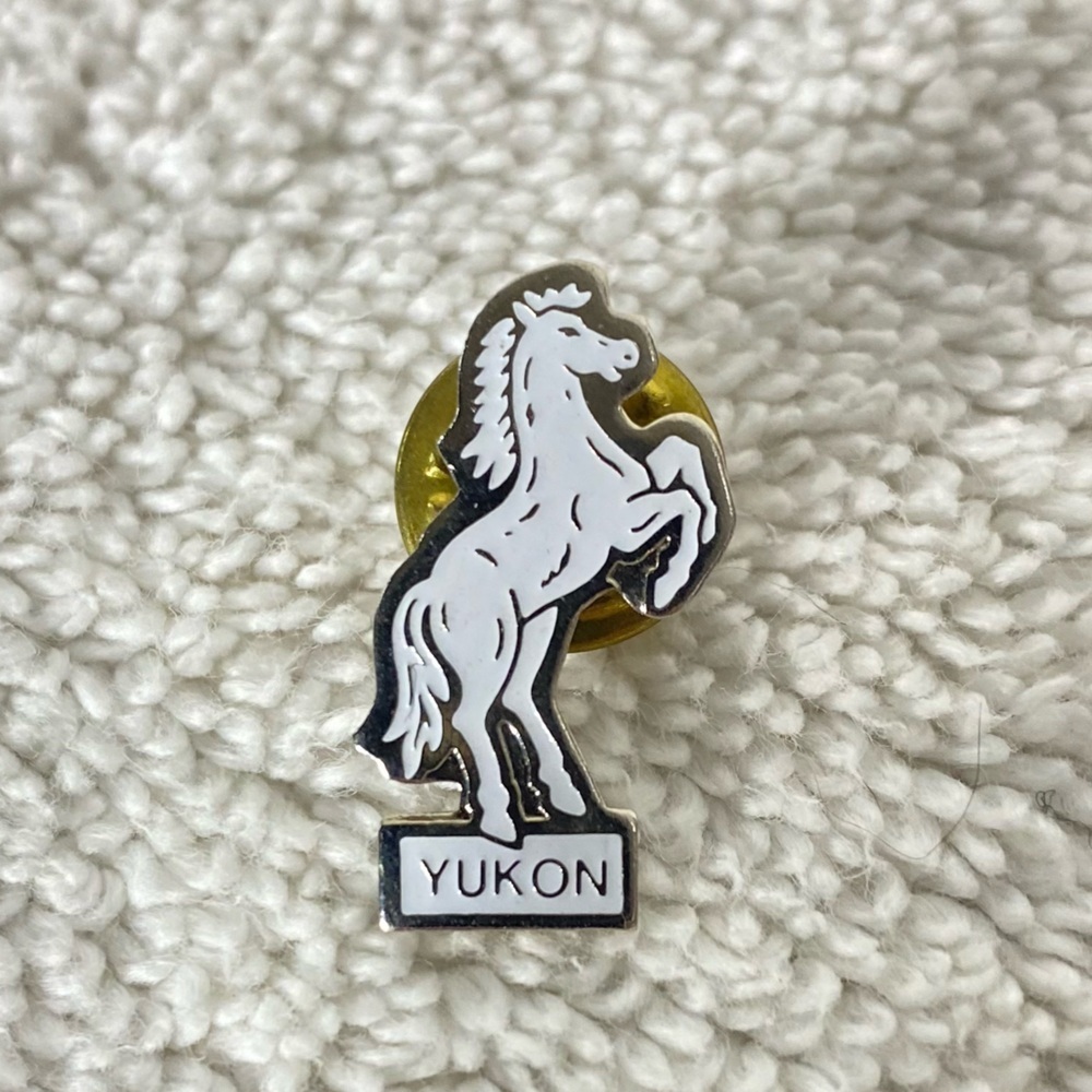 5/$35 Vintage Whitehorse Yukon Enamel Souvenir Pin